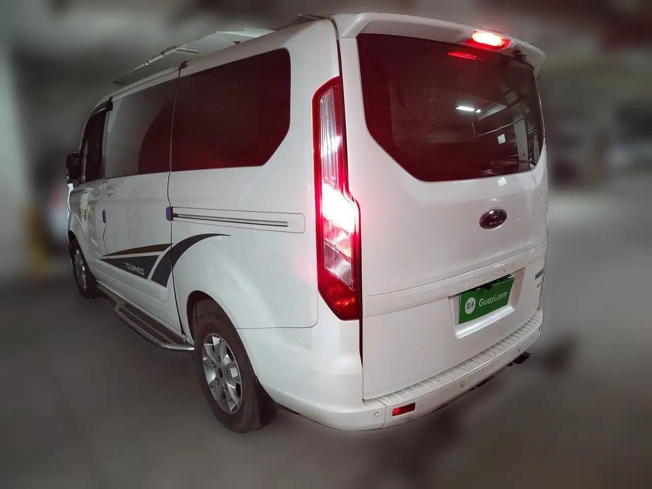 Ford Tourneo Custom 2017 2.0T Automatic Elite Edition — миниатюра 4
