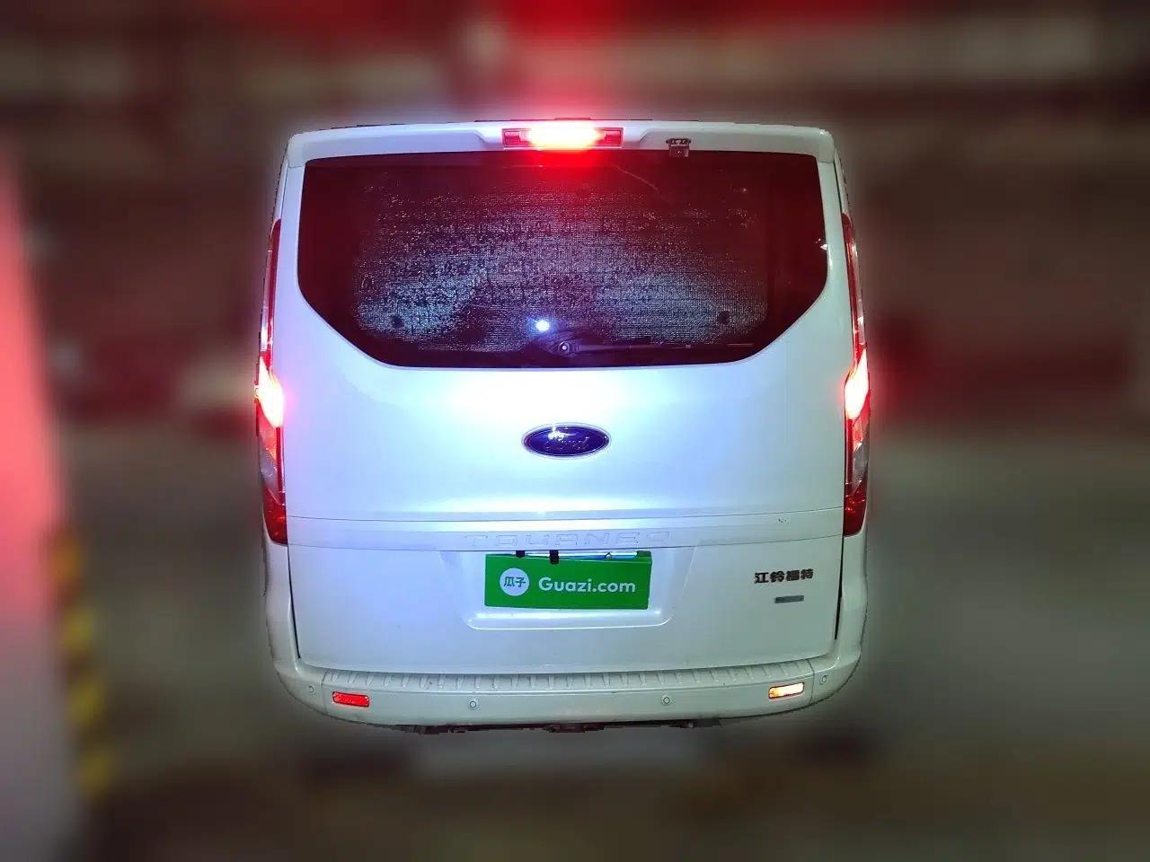 Ford Tourneo Custom 2017 2.0T Automatic Elite Edition — миниатюра 5