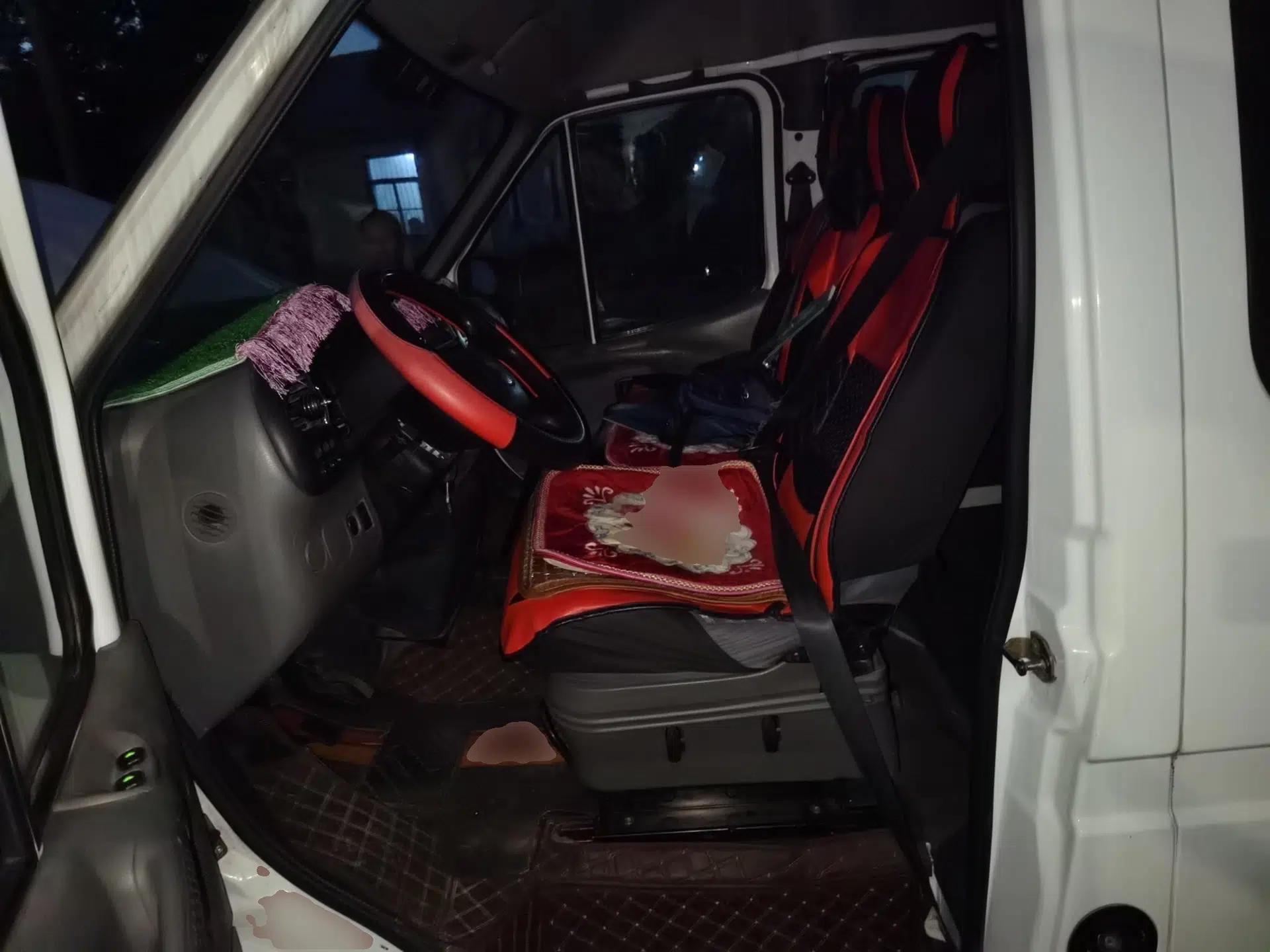 Ford Classic Transit 2009 2.8T Diesel Standard Version Short Wheelbase Mid-Roof JX493ZLQ3 — миниатюра 16