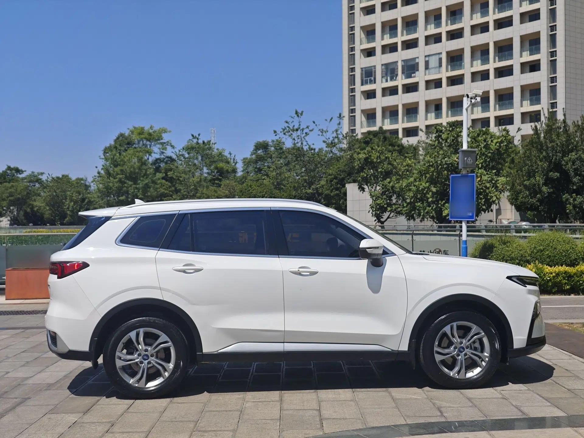 Ford Equator Sport 2022 EcoBoost 170 Platinum Edition — миниатюра 10