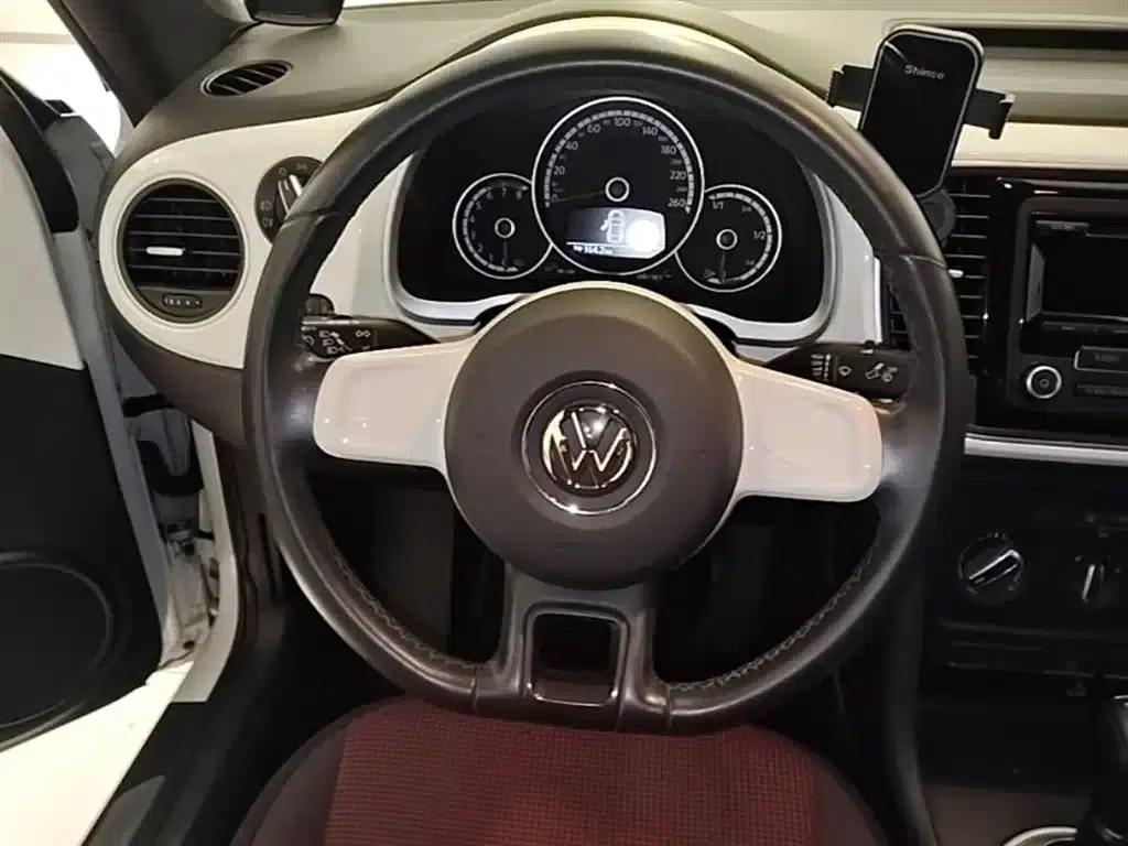 2014 Volkswagen Beetle 1.2TSI Fashion Edition — миниатюра 11