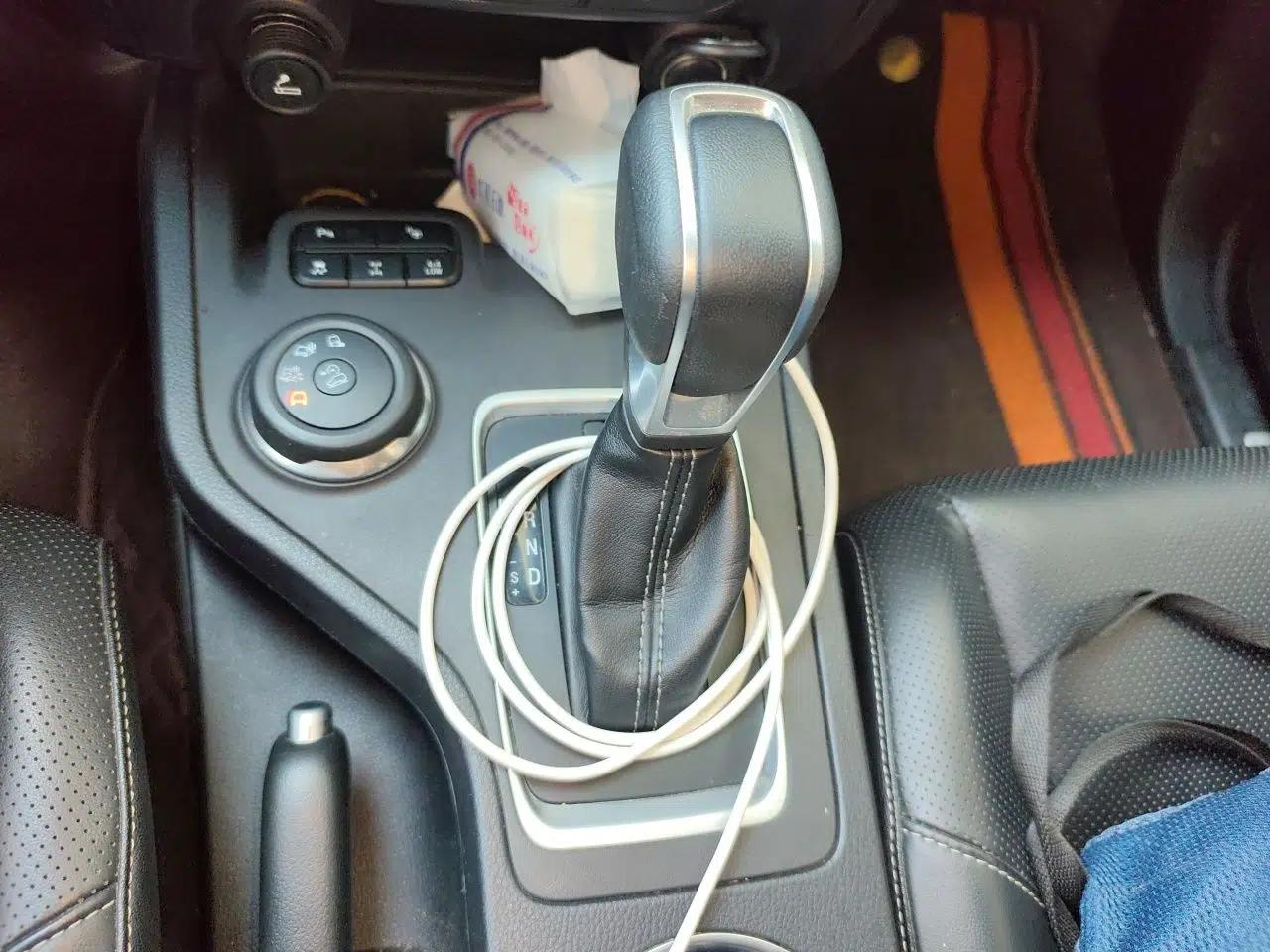 Ford Everest 2019 2.0T Gasoline Automatic 4x4 Flagship Edition 7 Seats — миниатюра 15