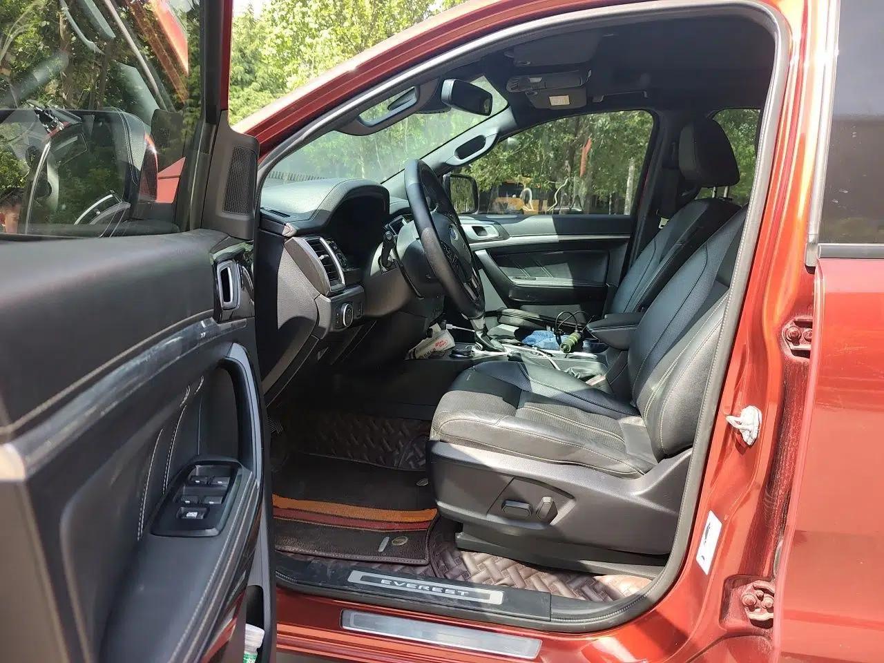 Ford Everest 2019 2.0T Gasoline Automatic 4x4 Flagship Edition 7 Seats — миниатюра 16