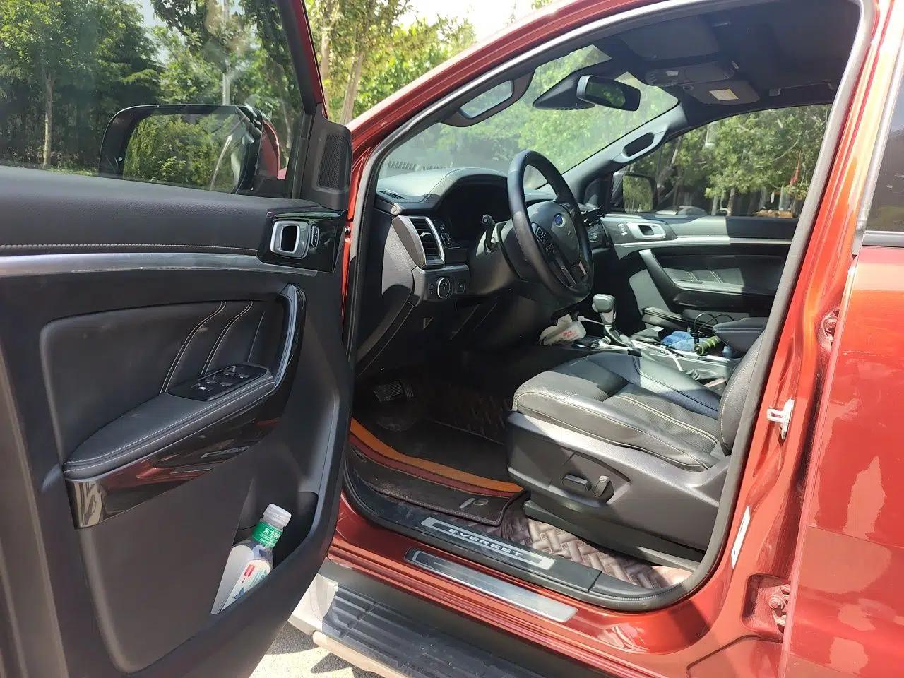 Ford Everest 2019 2.0T Gasoline Automatic 4x4 Flagship Edition 7 Seats — миниатюра 17