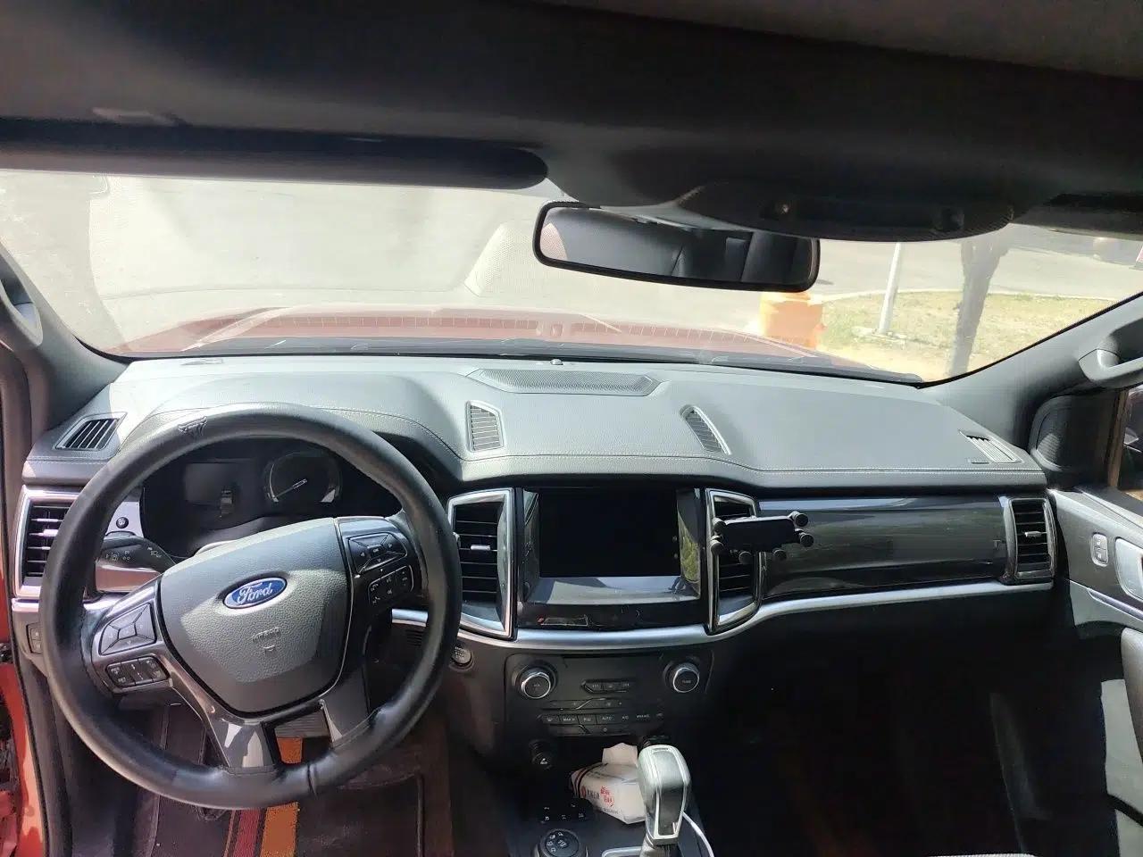 Ford Everest 2019 2.0T Gasoline Automatic 4x4 Flagship Edition 7 Seats — миниатюра 10