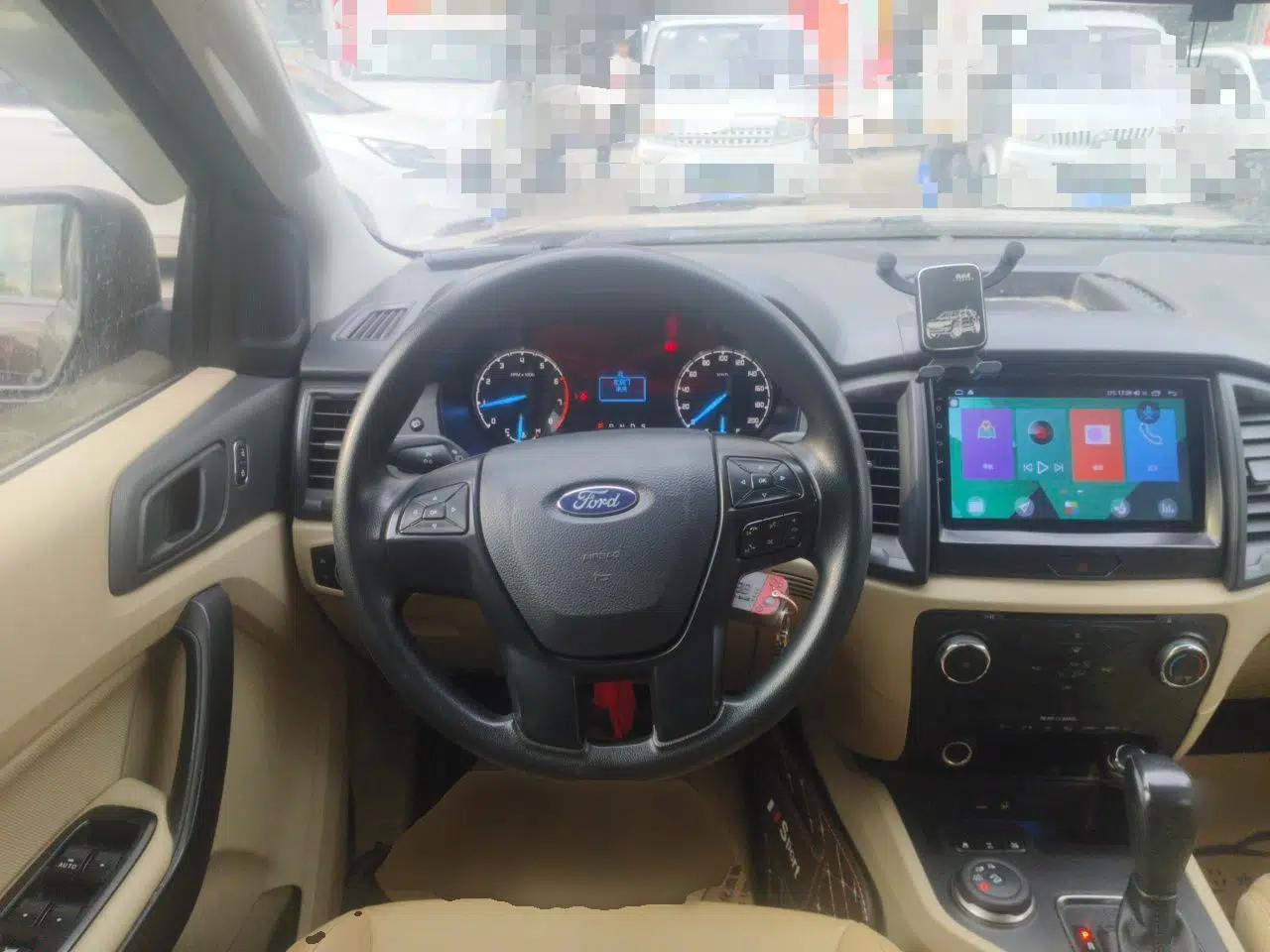 Ford Everest 2017 2.0T Gasoline Automatic 4x4 Elite Edition 5 Seats — миниатюра 11