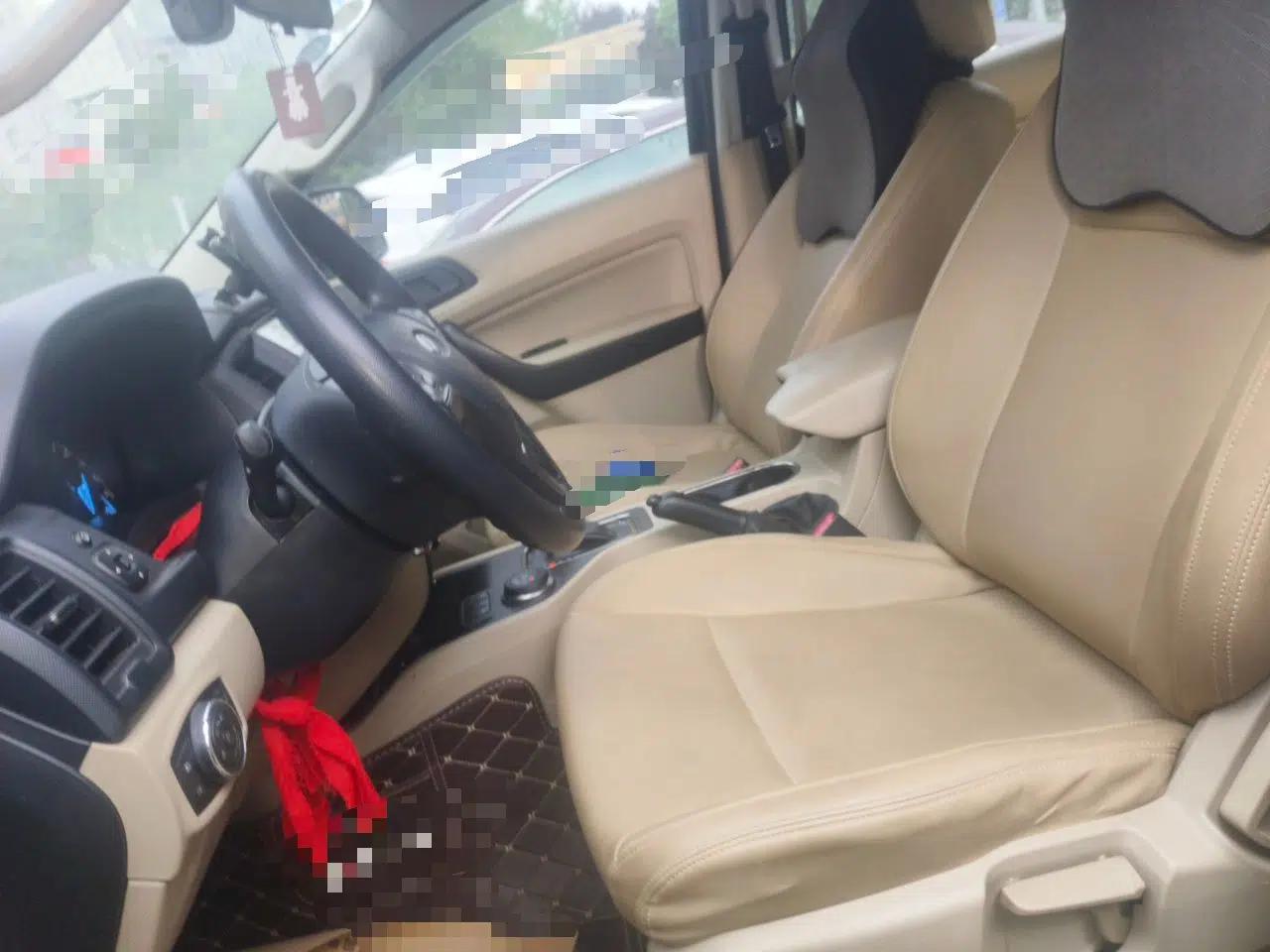 Ford Everest 2017 2.0T Gasoline Automatic 4x4 Elite Edition 5 Seats — миниатюра 16