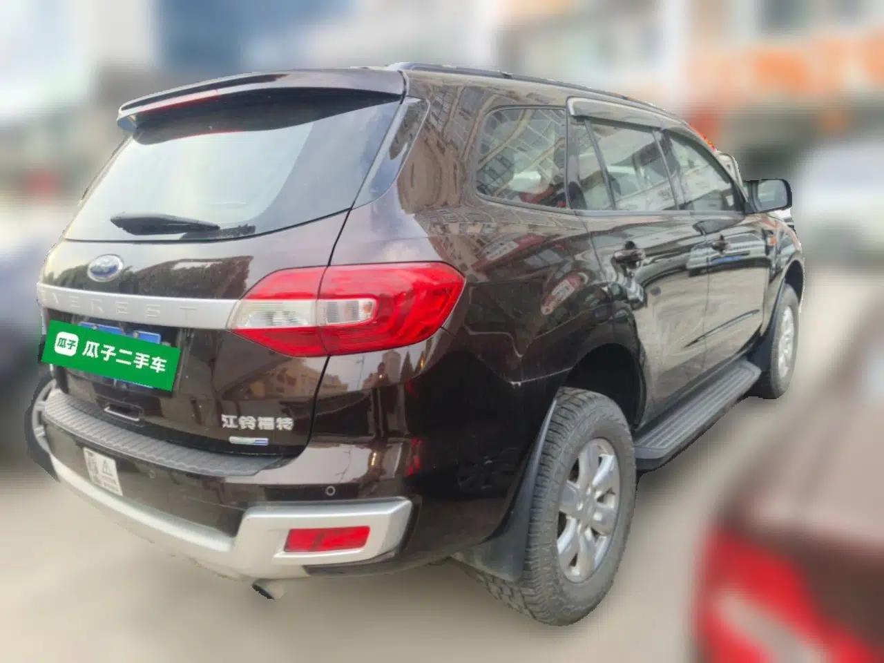 Ford Everest 2017 2.0T Gasoline Automatic 4x4 Elite Edition 5 Seats — миниатюра 6