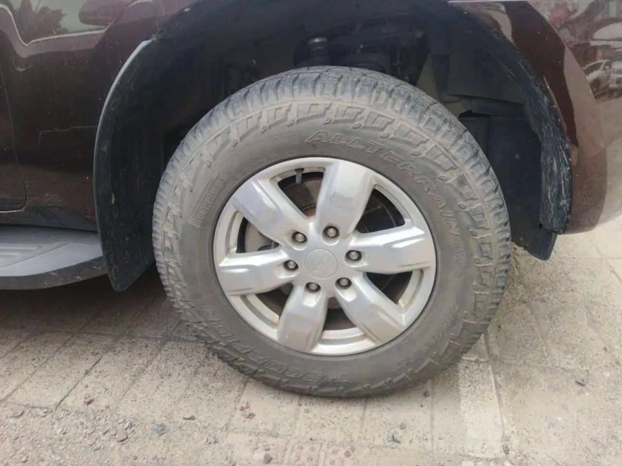 Ford Everest 2017 2.0T Gasoline Automatic 4x4 Elite Edition 5 Seats — миниатюра 8