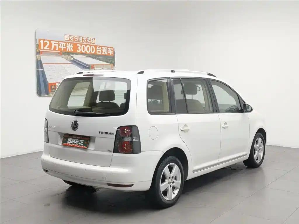 2011 Volkswagen Touran 1.4T Manual Smart Edition 5-seater — миниатюра 2