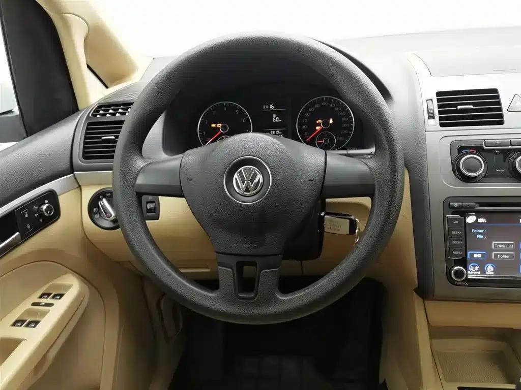 2011 Volkswagen Touran 1.4T Manual Smart Edition 5-seater — миниатюра 11