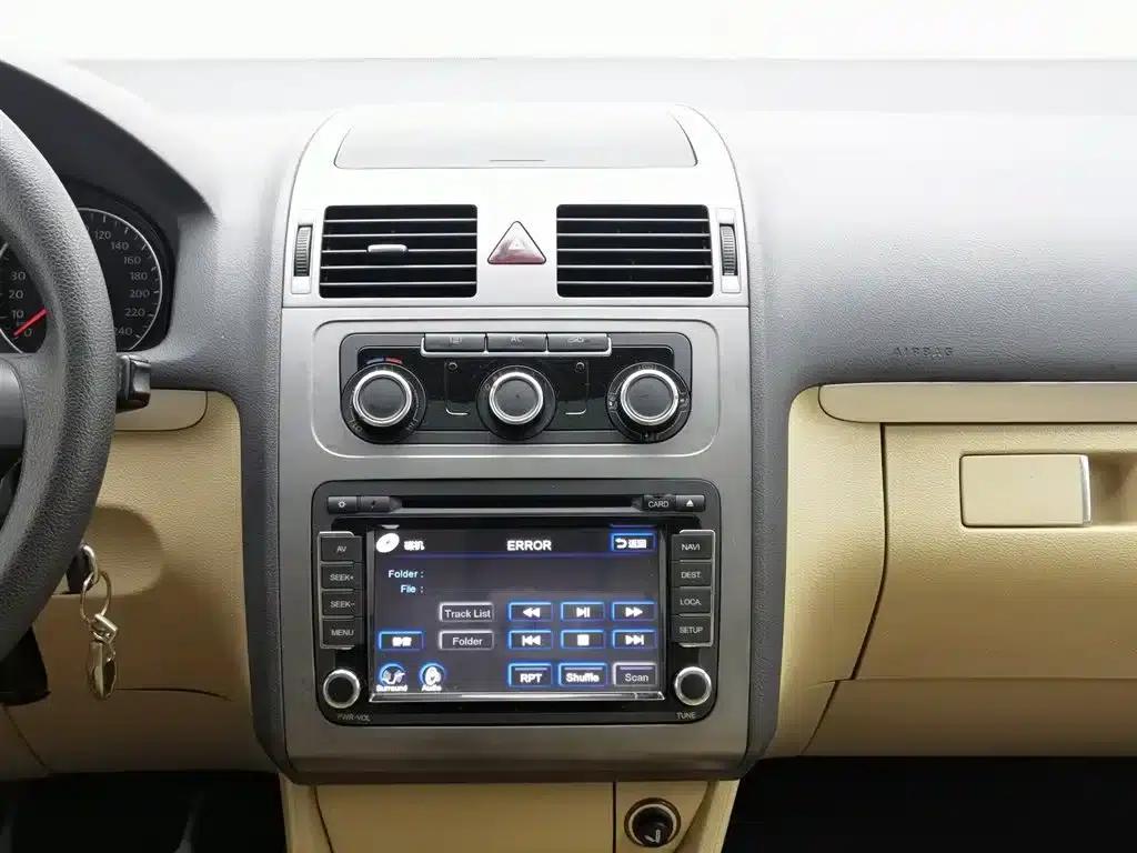 2011 Volkswagen Touran 1.4T Manual Smart Edition 5-seater — миниатюра 12