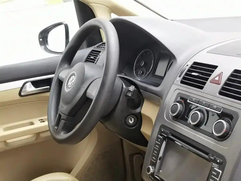 2011 Volkswagen Touran 1.4T Manual Smart Edition 5-seater — миниатюра 22