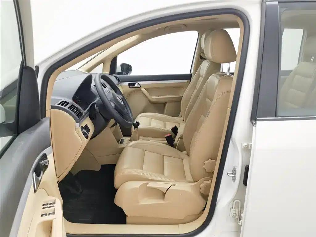 2011 Volkswagen Touran 1.4T Manual Smart Edition 5-seater — миниатюра 10