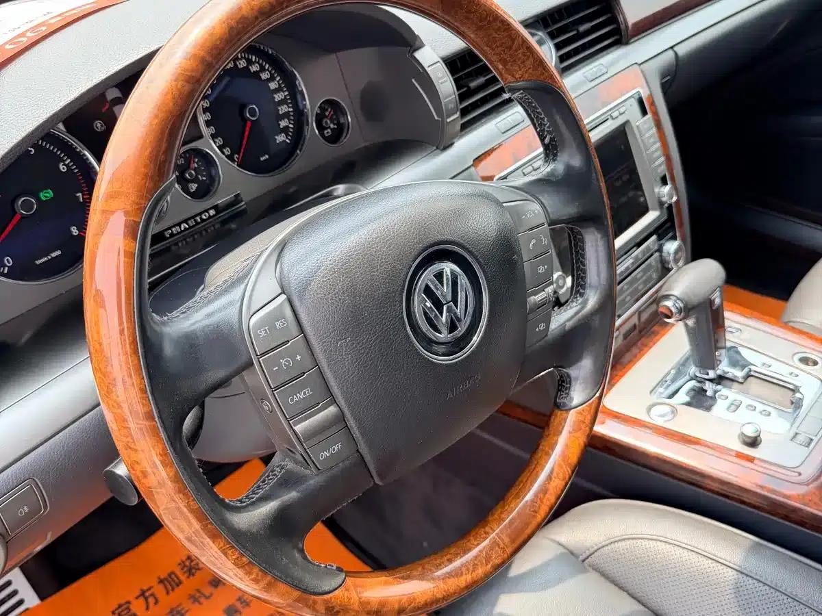Phaeton 2011 3.6L V6 5-seater Extended Comfort Edition — миниатюра 11
