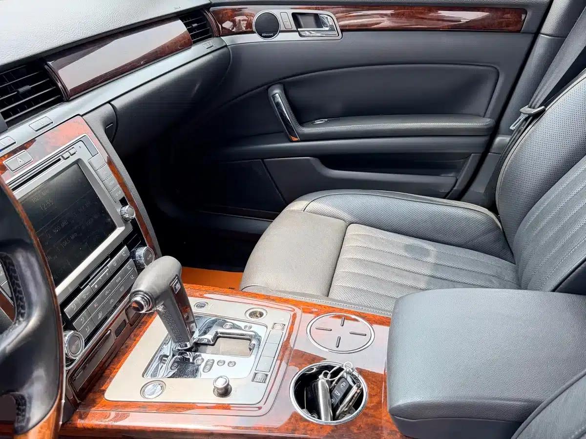 Phaeton 2011 3.6L V6 5-seater Extended Comfort Edition — миниатюра 12