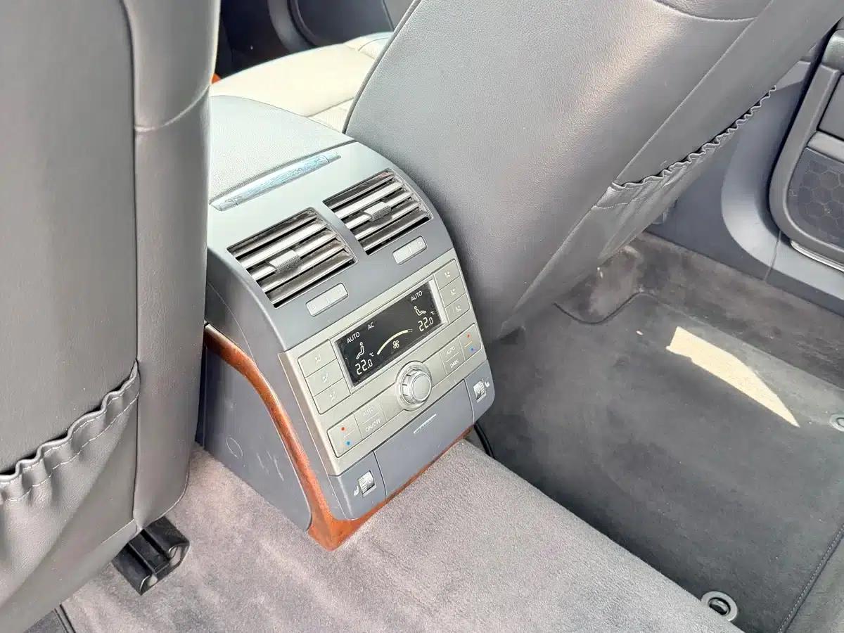 Phaeton 2011 3.6L V6 5-seater Extended Comfort Edition — миниатюра 16