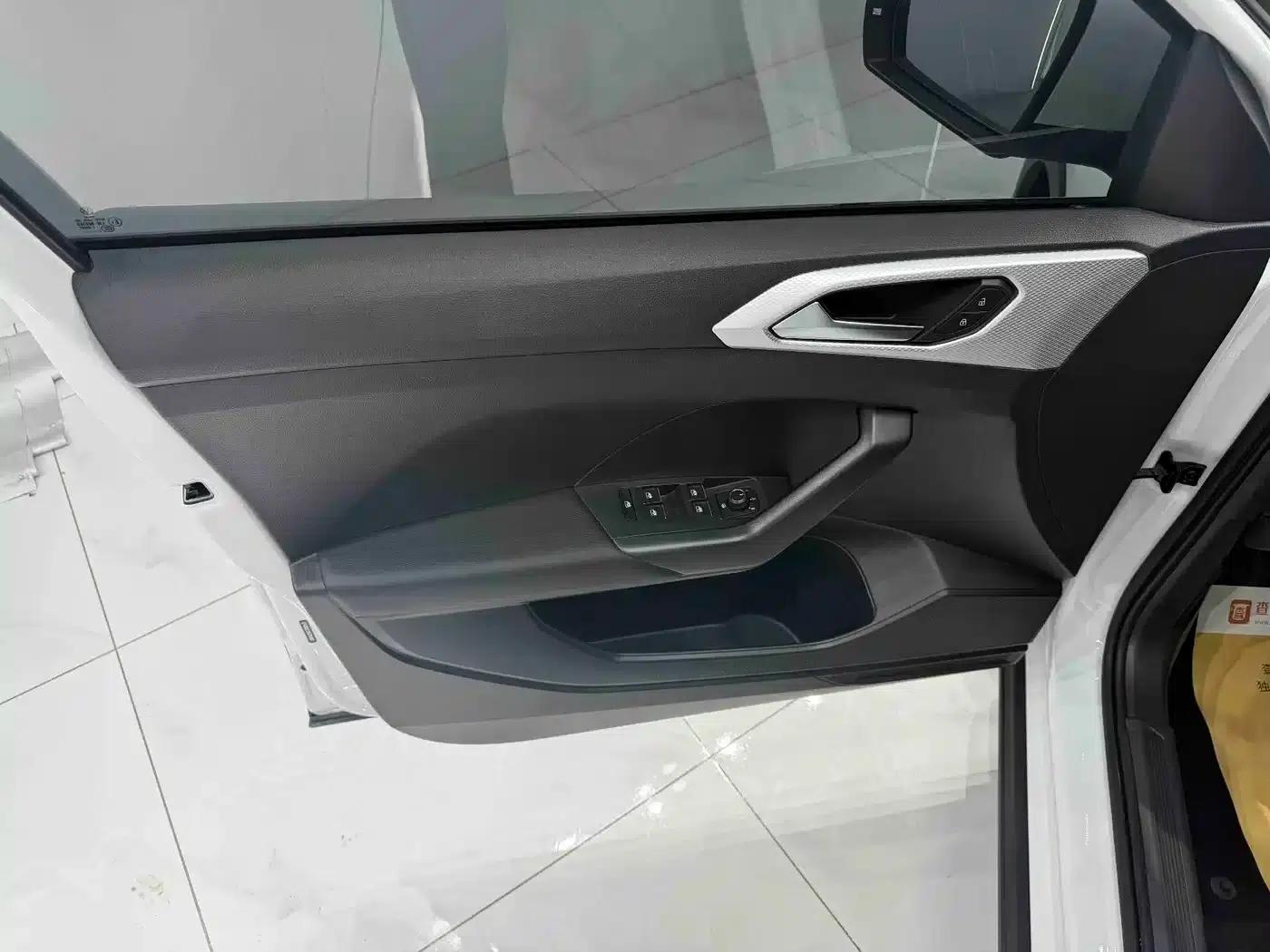 2021 Volkswagen T-Cross 1.5L Automatic Smart Connect Edition — миниатюра 8