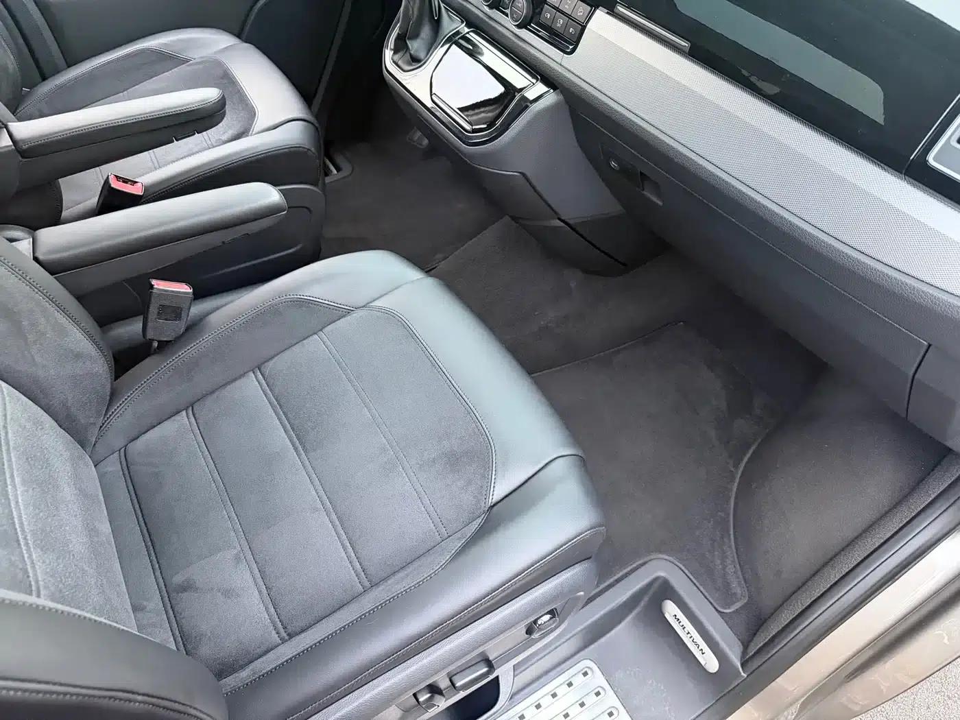 Multivan 2017 2.0TSI 4WD Explorer Edition 7-seater — миниатюра 12