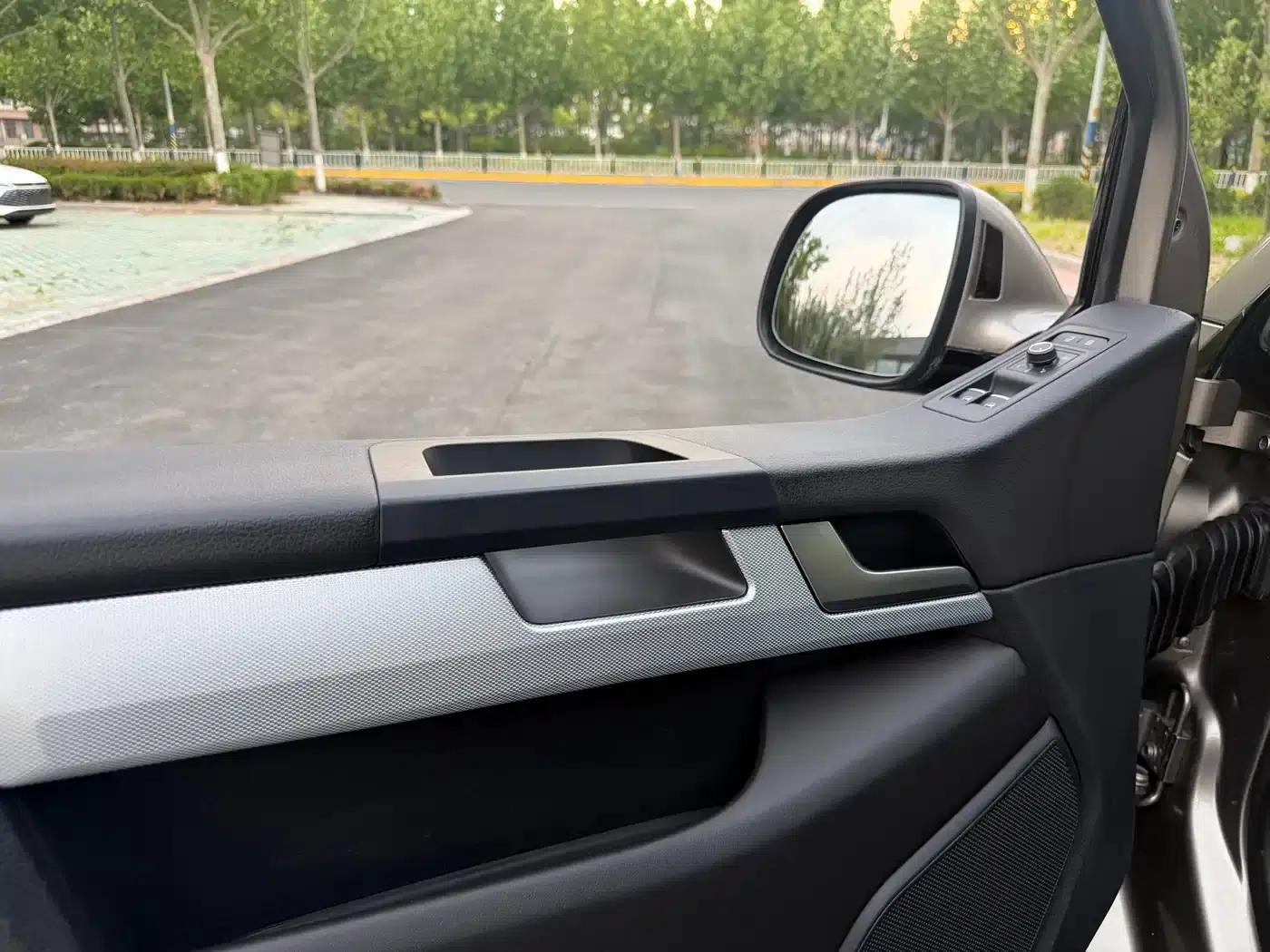 Multivan 2017 2.0TSI 4WD Explorer Edition 7-seater — миниатюра 13