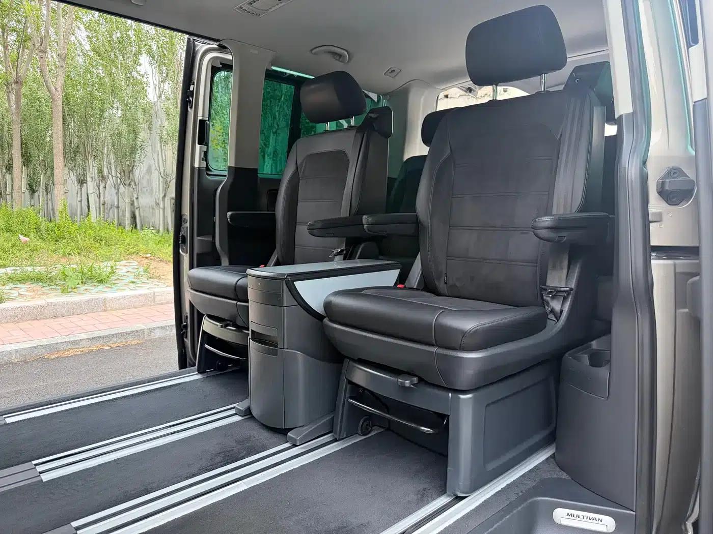 Multivan 2017 2.0TSI 4WD Explorer Edition 7-seater — миниатюра 14