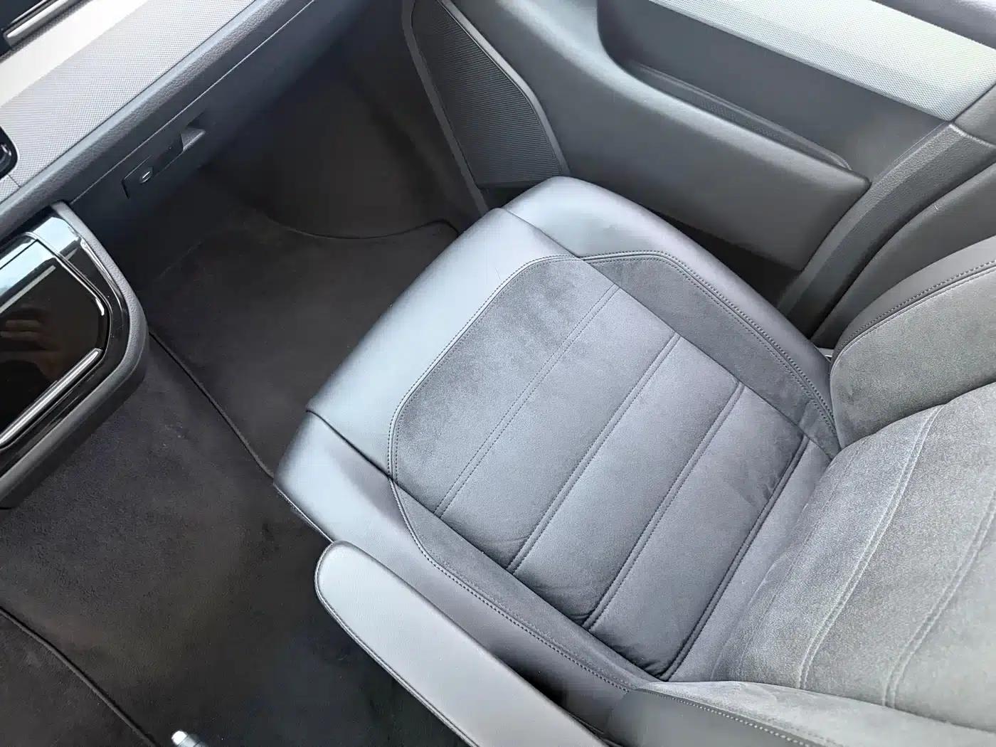 Multivan 2017 2.0TSI 4WD Explorer Edition 7-seater — миниатюра 15