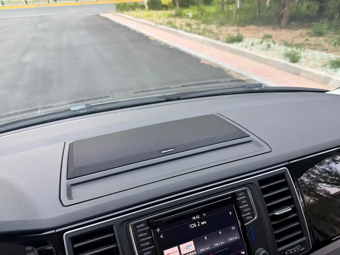 Multivan 2017 2.0TSI 4WD Explorer Edition 7-seater — миниатюра 10