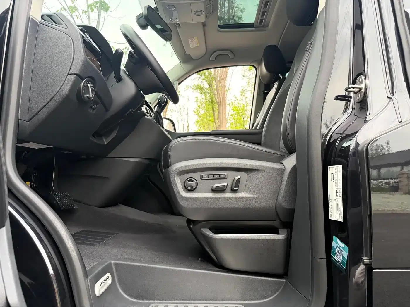 Multivan 2018 2.0TSI 4WD Explorer Edition 7-seater — миниатюра 13