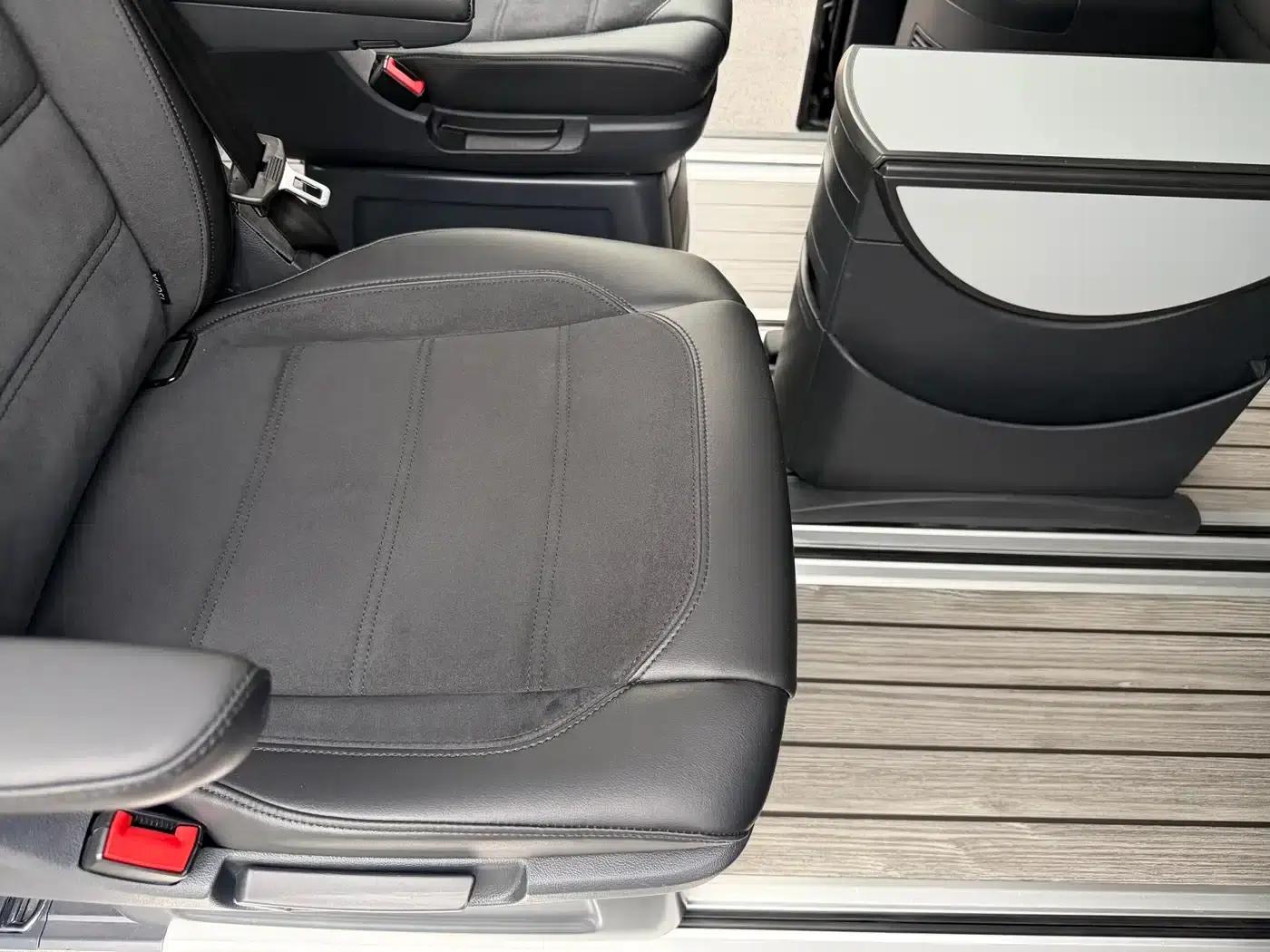 Multivan 2018 2.0TSI 4WD Explorer Edition 7-seater — миниатюра 19