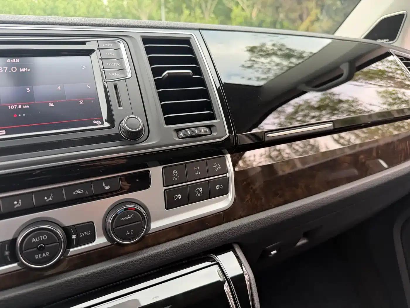 Multivan 2018 2.0TSI 4WD Explorer Edition 7-seater — миниатюра 10