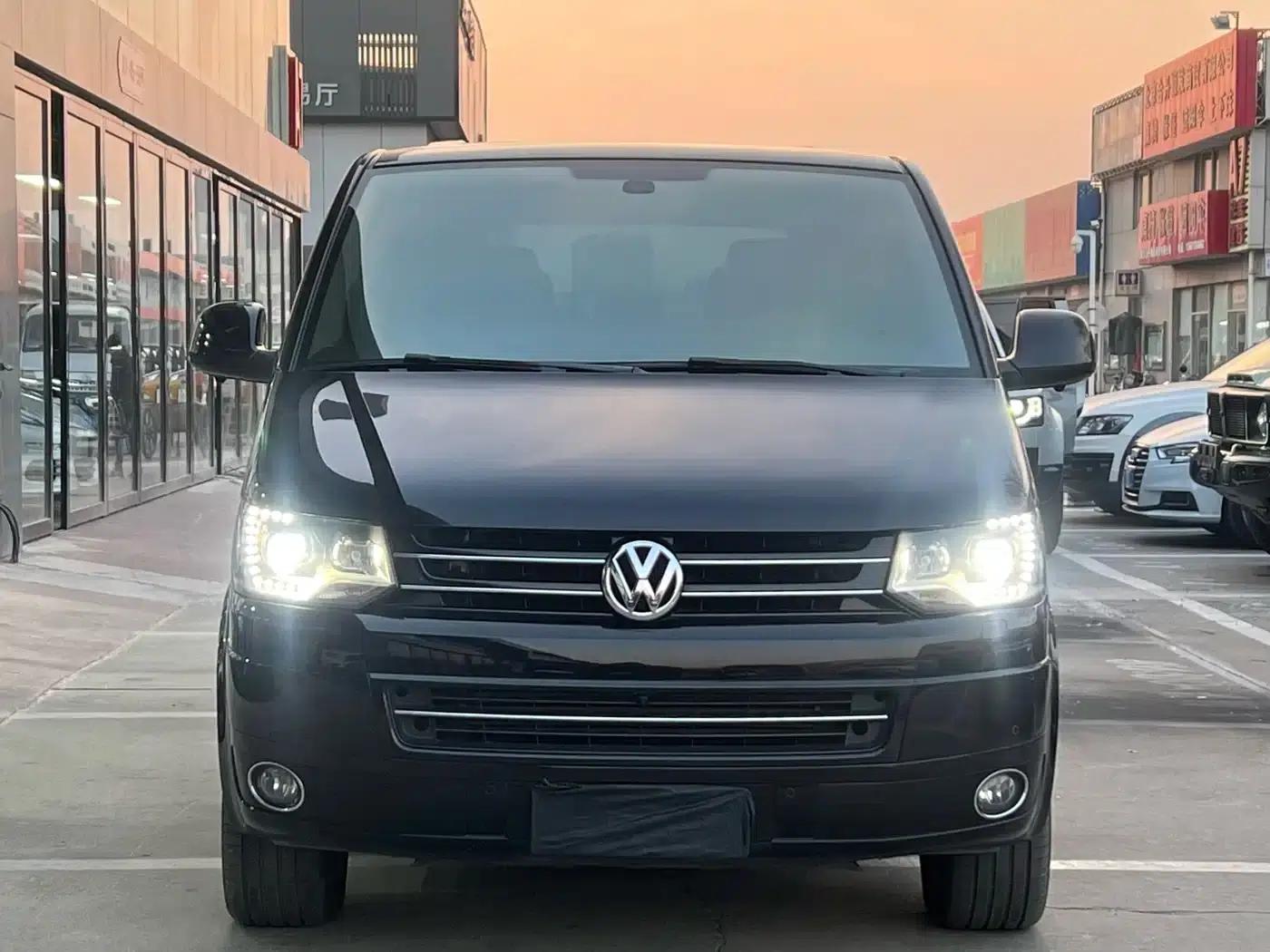 Multivan 2015 2.0TSI AWD 65th Anniversary Limited Edition — миниатюра 2