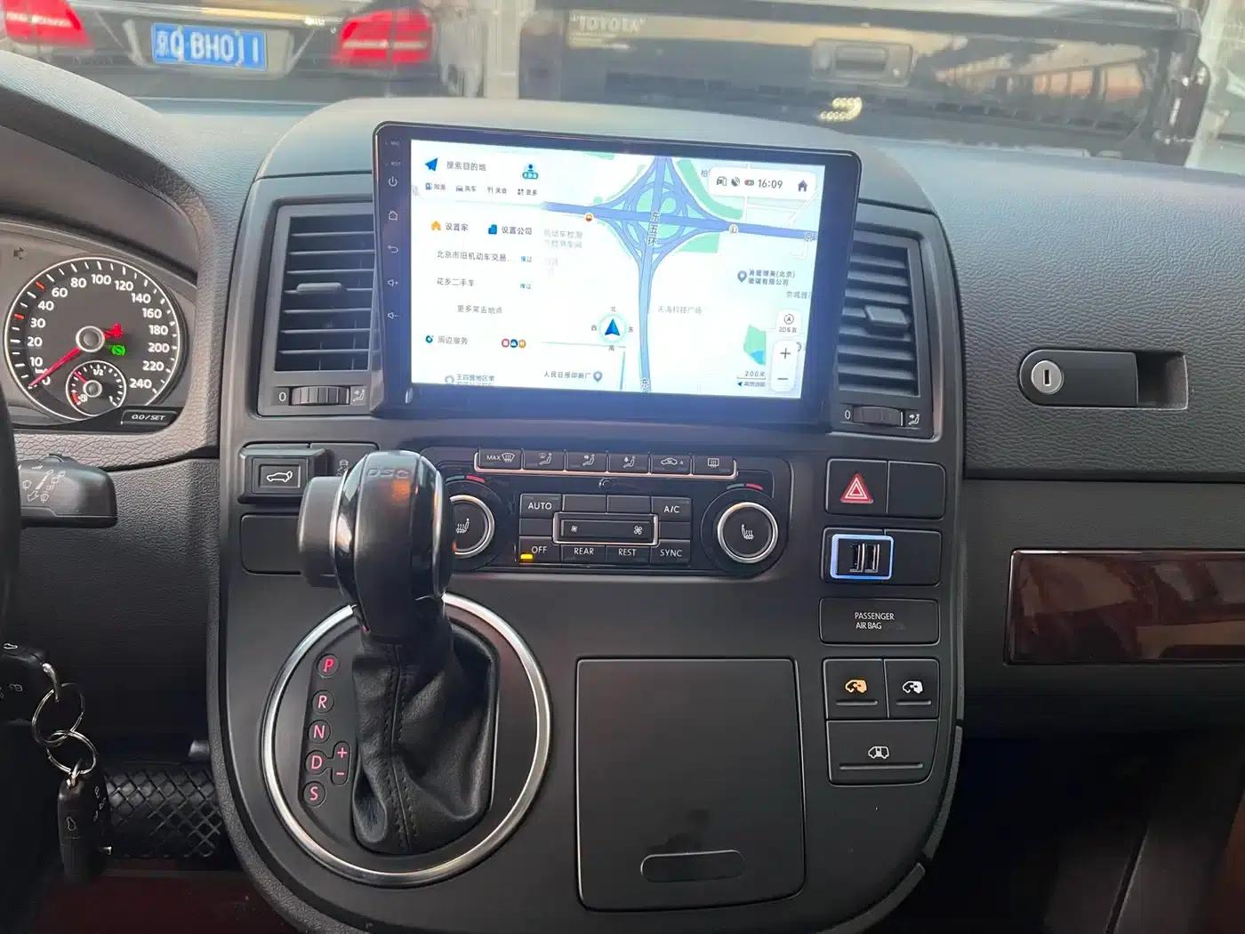 Multivan 2015 2.0TSI AWD 65th Anniversary Limited Edition — миниатюра 14