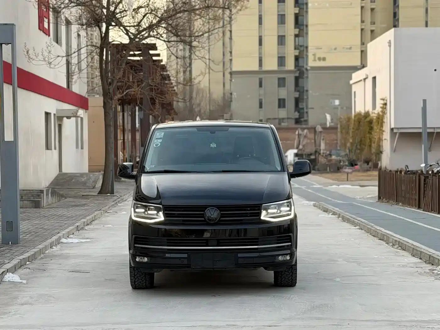 Multivan 2018 2.0TSI 4WD Premium Edition 7-Seater — миниатюра 2