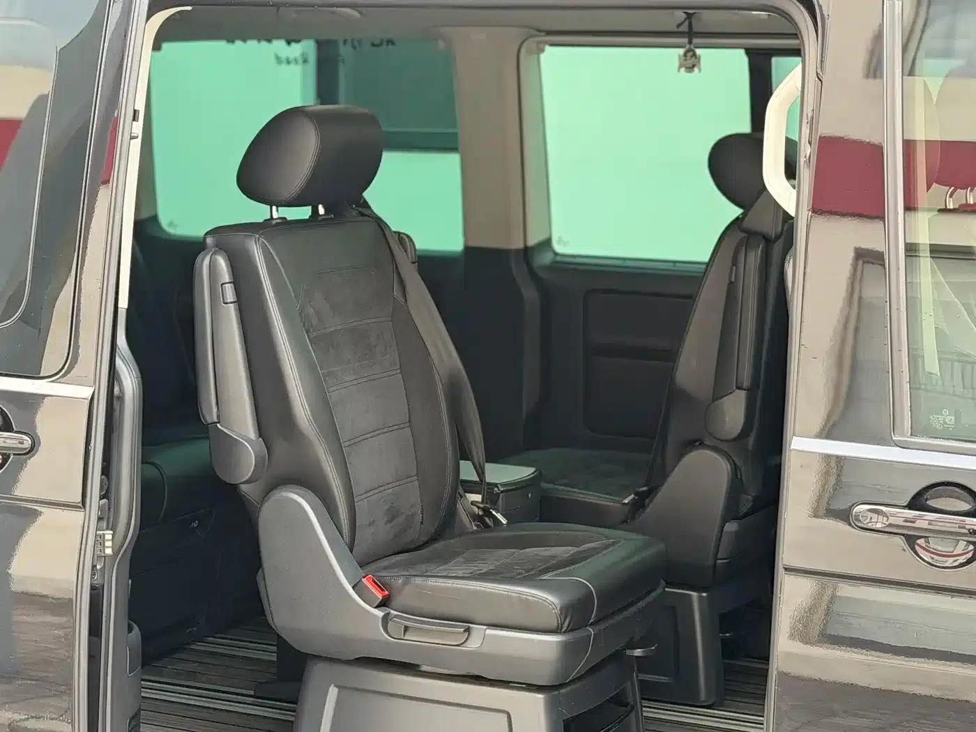 Multivan 2018 2.0TSI 4WD Premium Edition 7-Seater — миниатюра 14