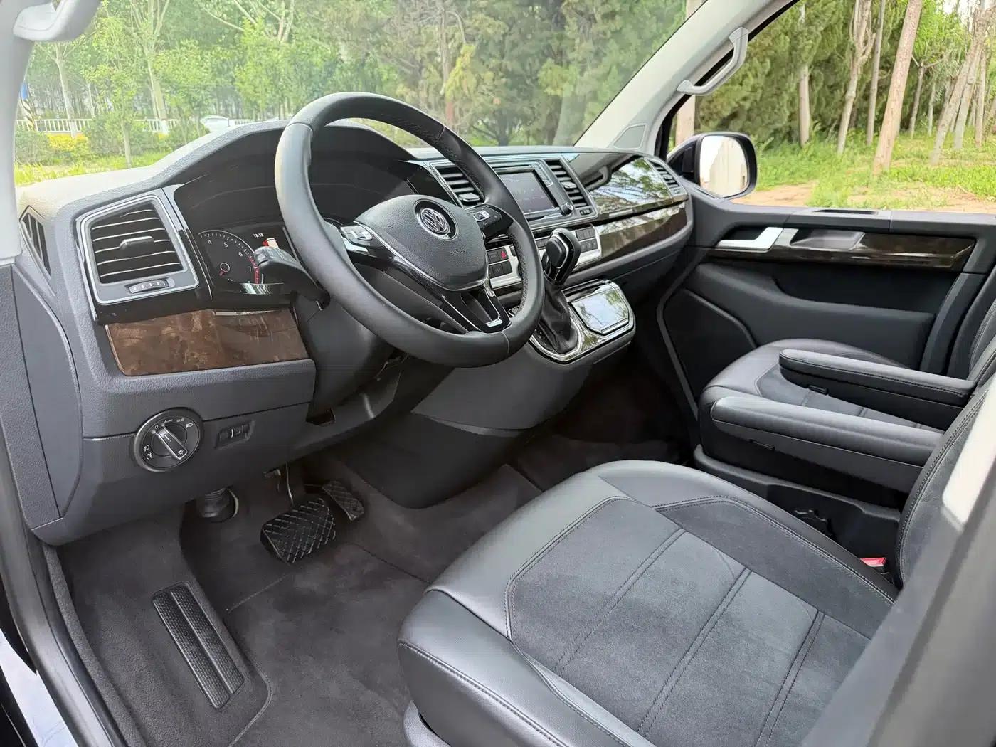 Multivan 2019 2.0TSI 2WD Luxury 7-Seater — миниатюра 12