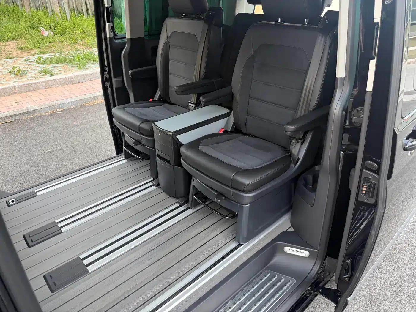 Multivan 2019 2.0TSI 2WD Luxury 7-Seater — миниатюра 14
