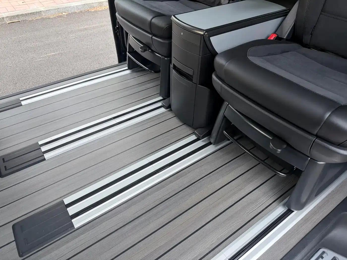 Multivan 2019 2.0TSI 2WD Luxury 7-Seater — миниатюра 15