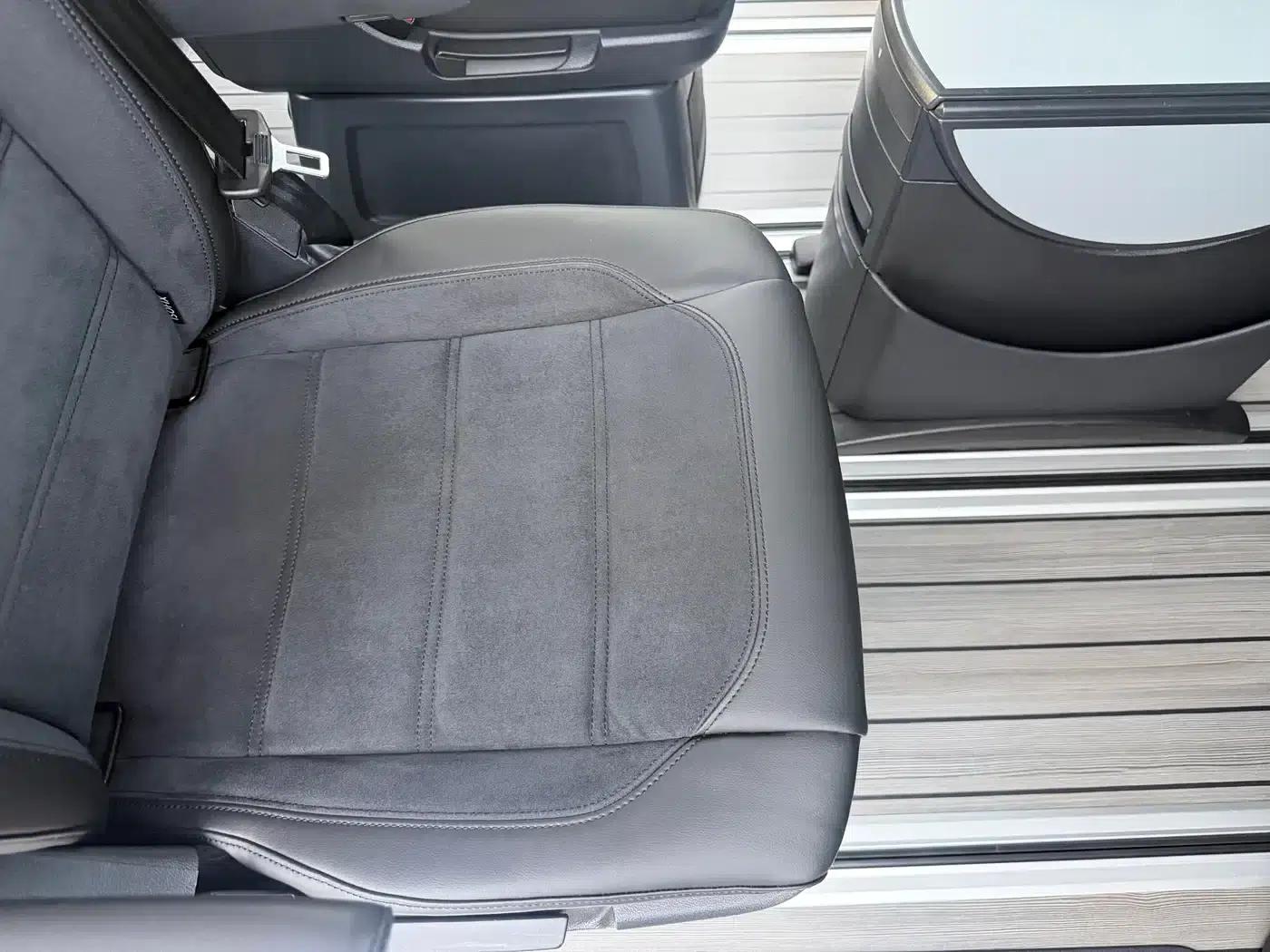 Multivan 2019 2.0TSI 2WD Luxury 7-Seater — миниатюра 19