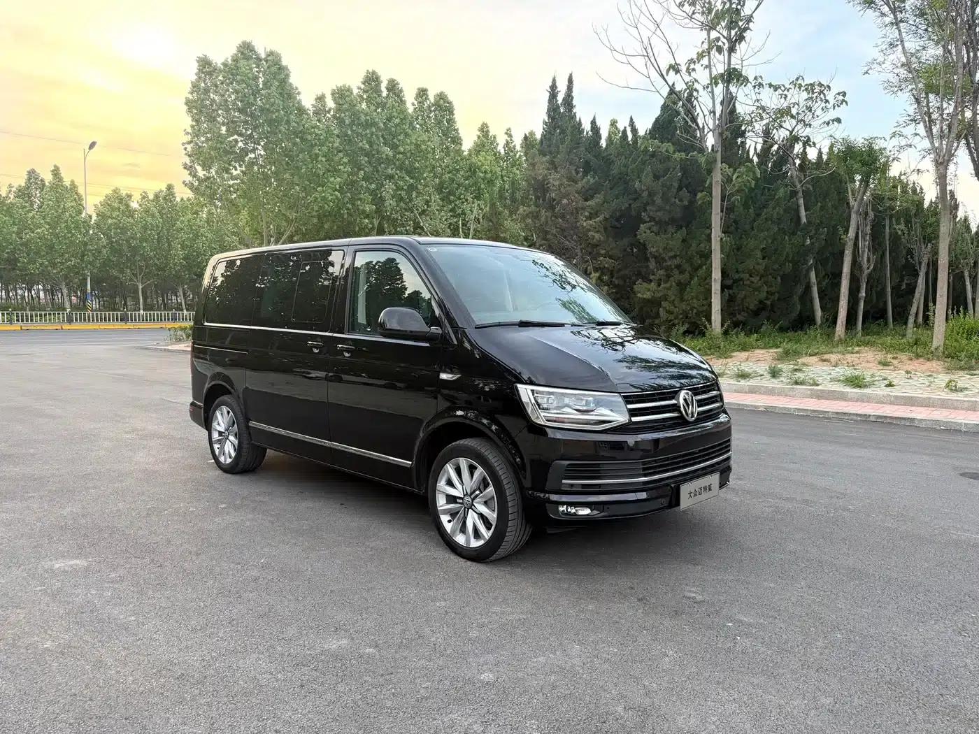 Multivan 2019 2.0TSI 2WD Luxury 7-Seater — миниатюра 3