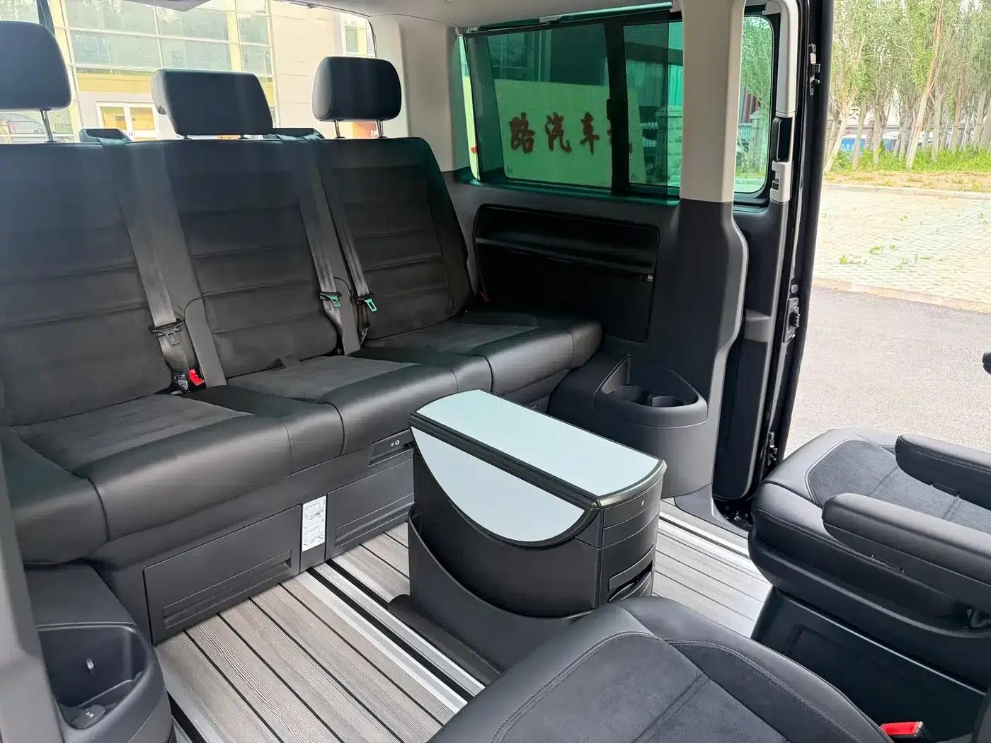 Multivan 2019 2.0TSI 2WD Luxury 7-Seater — миниатюра 23