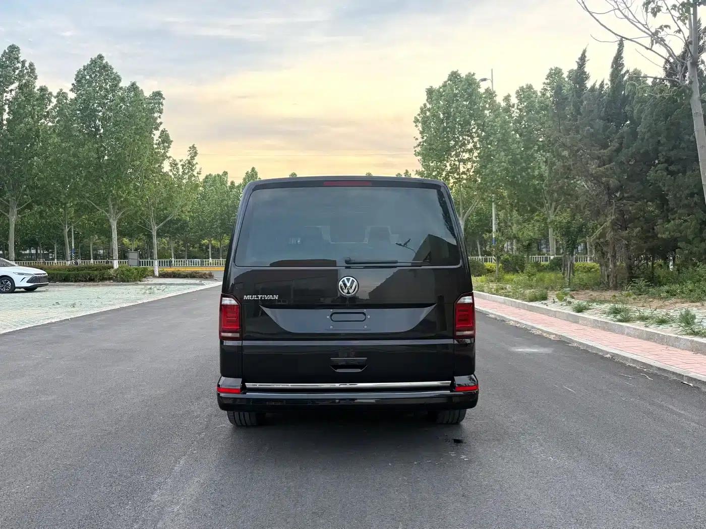 Multivan 2019 2.0TSI 2WD Luxury 7-Seater — миниатюра 6