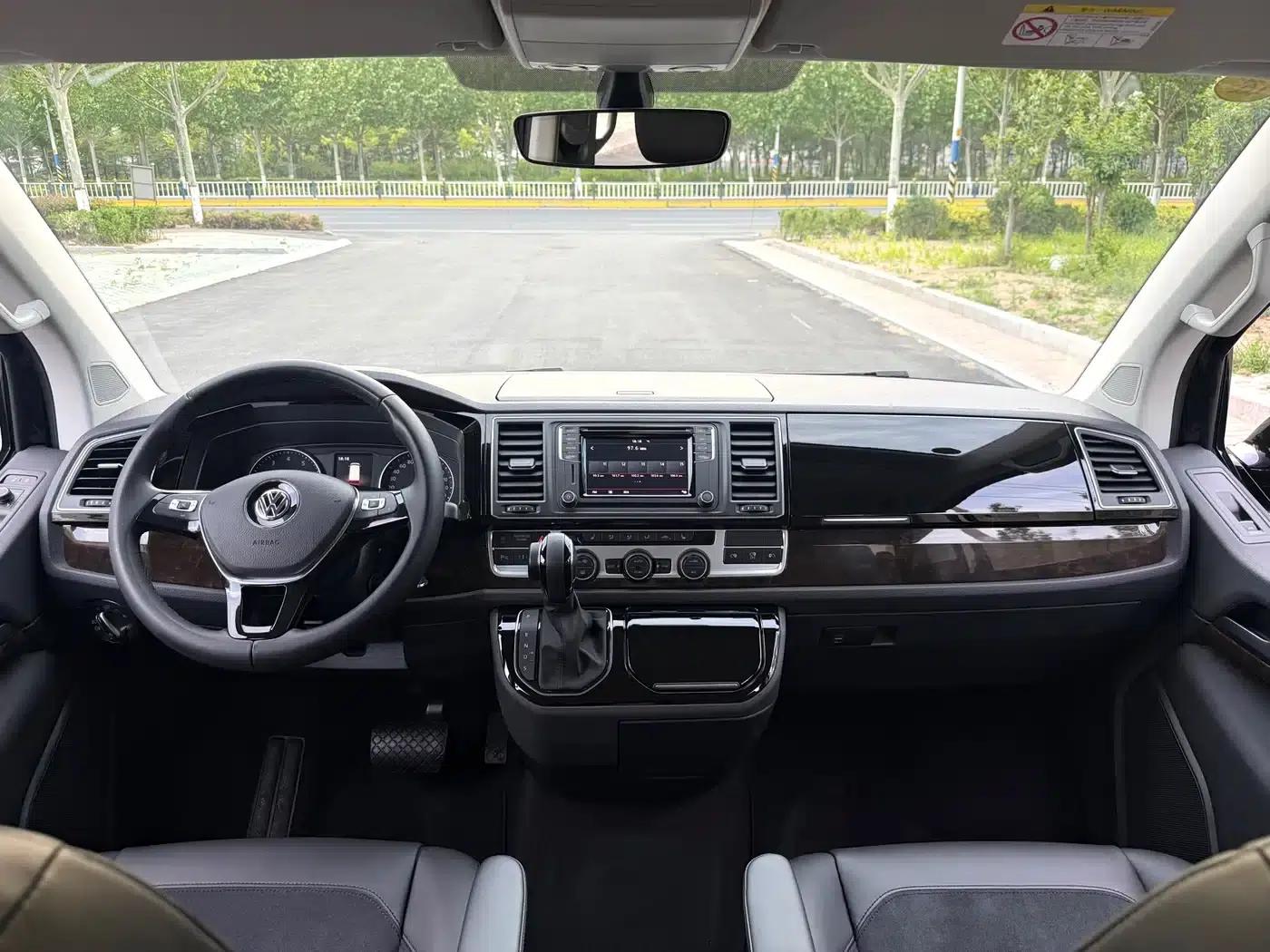 Multivan 2019 2.0TSI 2WD Luxury 7-Seater — миниатюра 7