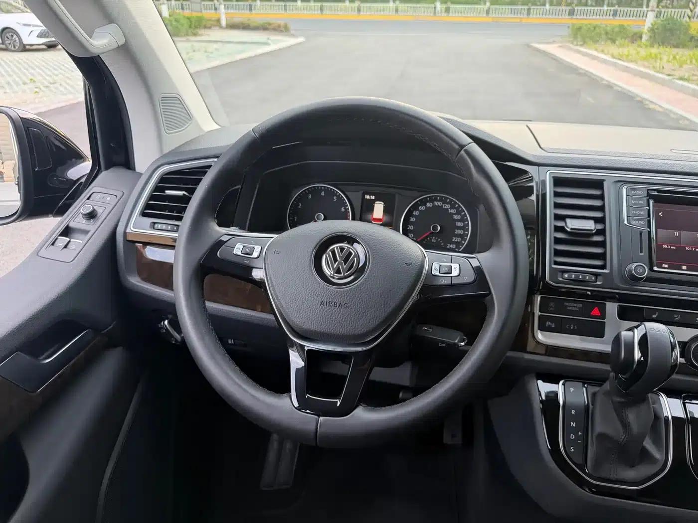 Multivan 2019 2.0TSI 2WD Luxury 7-Seater — миниатюра 8
