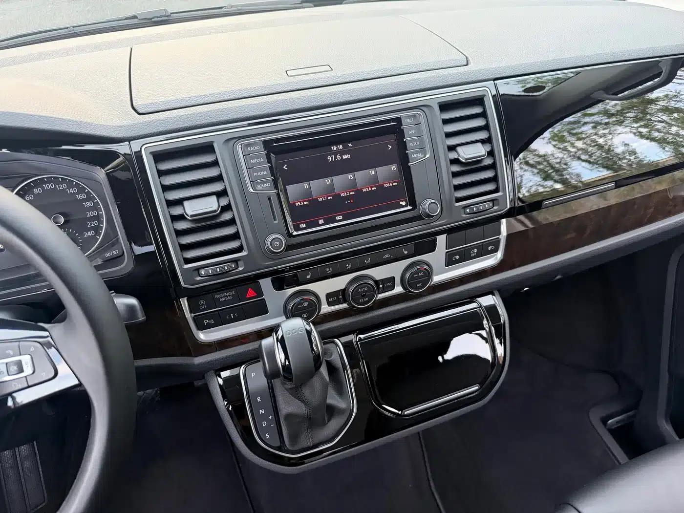 Multivan 2019 2.0TSI 2WD Luxury 7-Seater — миниатюра 9