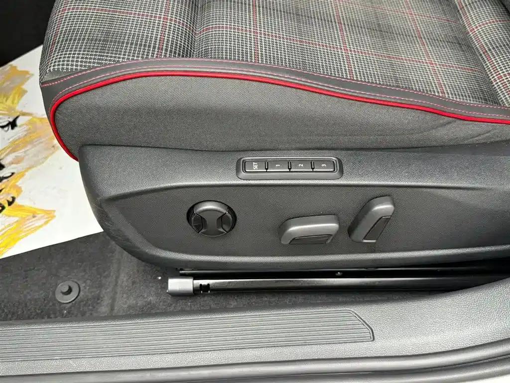 2025 Golf GTI 380TSI DSG GTI — миниатюра 11