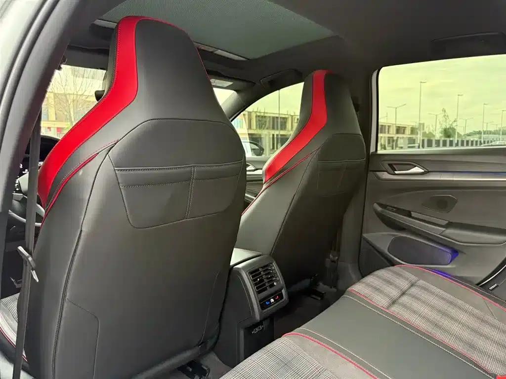 2025 Golf GTI 380TSI DSG GTI — миниатюра 17