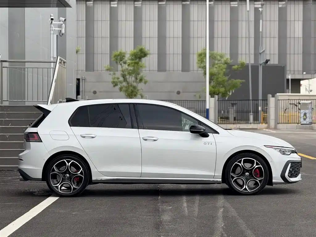 2025 Golf GTI 380TSI DSG GTI — миниатюра 5