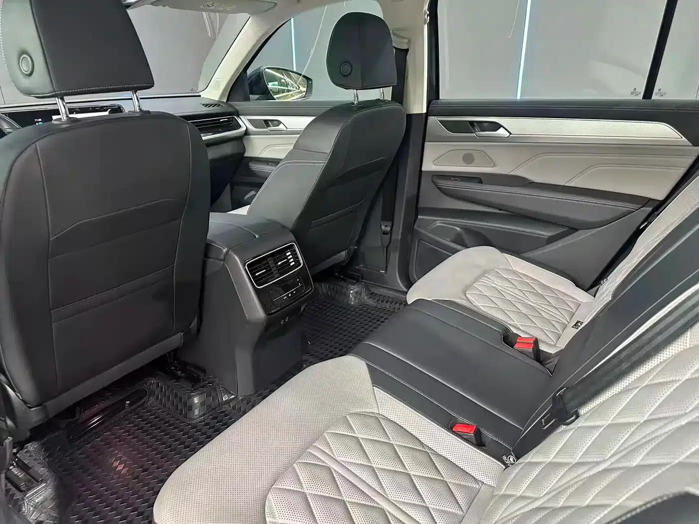 2024 Range Rover 380TSI AWD R-Line Cruiser — миниатюра 10