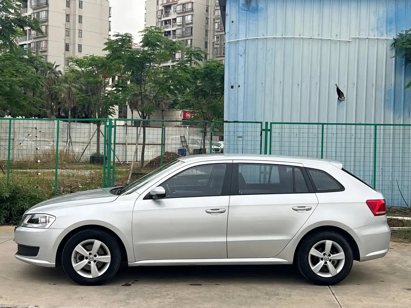 Lavida Gran Turismo 2013 1.6L Manual Fashion Edition — миниатюра 3