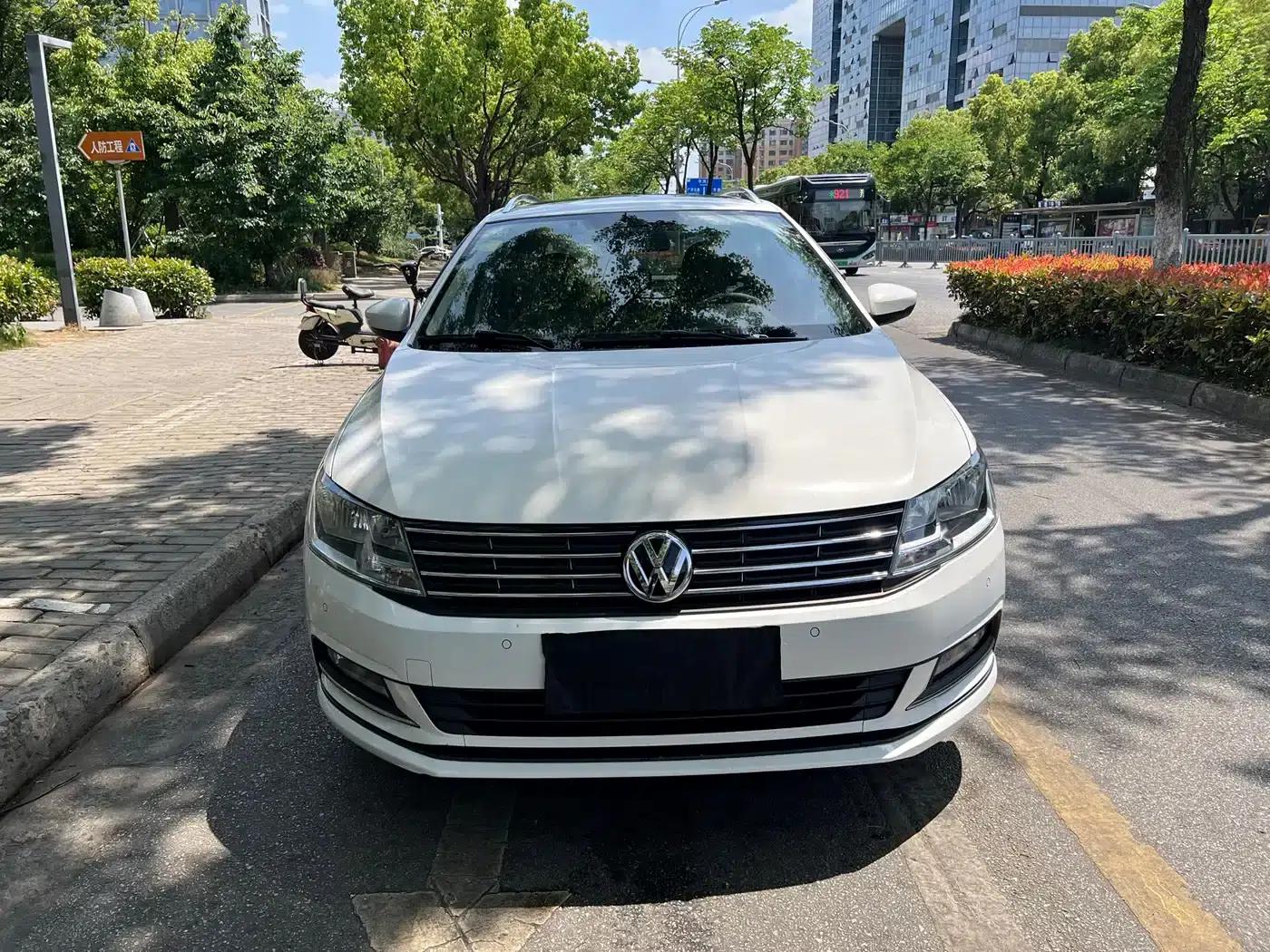 Lavida Gran Turismo 2017 230TSI DSG Comfort Edition — миниатюра 2